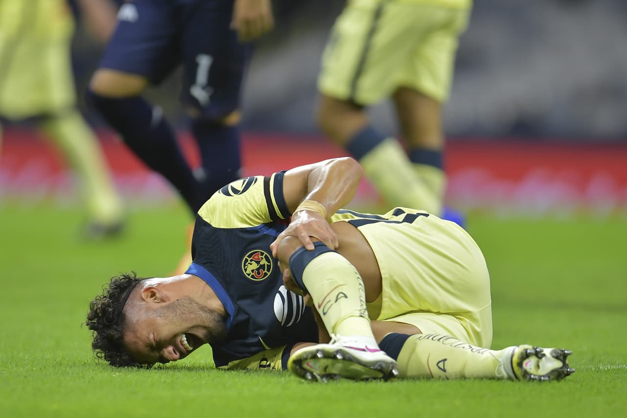 Bruno Valdez salió del campo alrededor de los 20’ de juego tras sufrir un choque aparatoso con Janssen.
