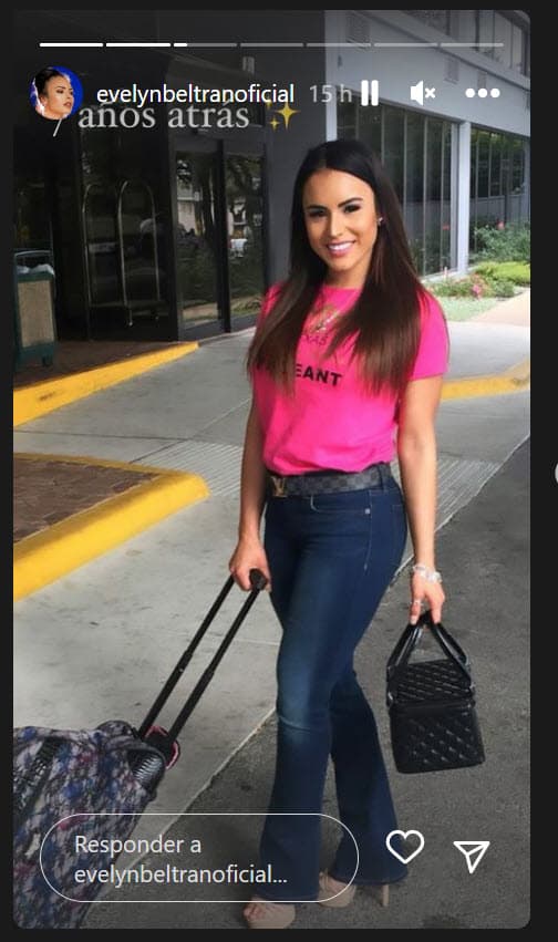 Se trata de esta foto que corresponde a cuando ella tenía 20 años y antes de convertirse en 
<b><a href="https://www.univision.com/famosos/toni-costa-novia-evelyn-beltran-hijo-encuentro" target="_blank">madre de Timothy, de 6 años. </a></b>
<br>