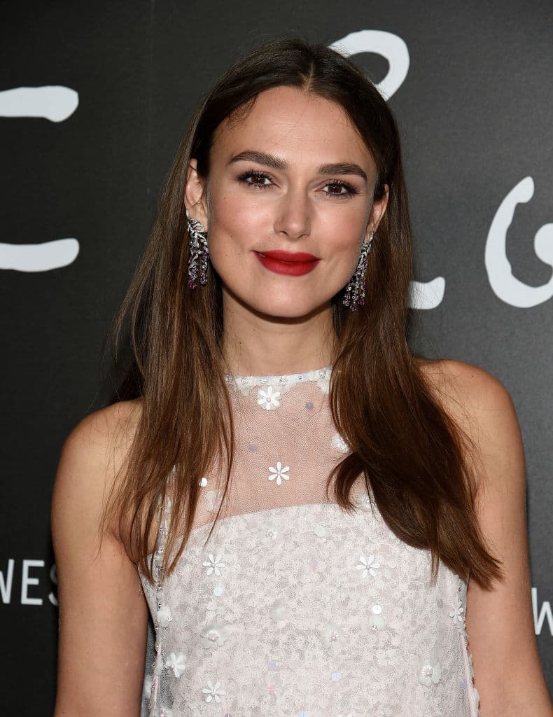Son de orígenes muy diferentes, pese a que en edad y trayectoria son similares;
<b>Keira Knightley</b> y la protagonista de ‘El Cisne Negro’ son casi iguales.