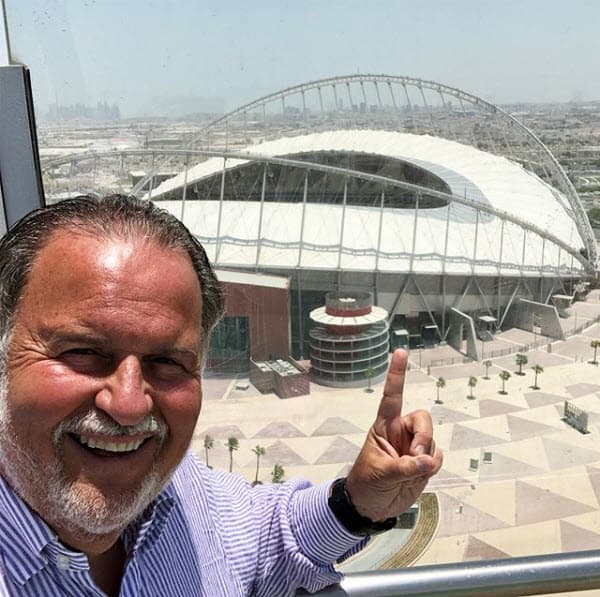 "Este es uno de los ya terminados en Doha. También algunos de ellos podrán ser desarmados y partes del estadio serán donados a países necesitados en Africa", explicó en la red social.