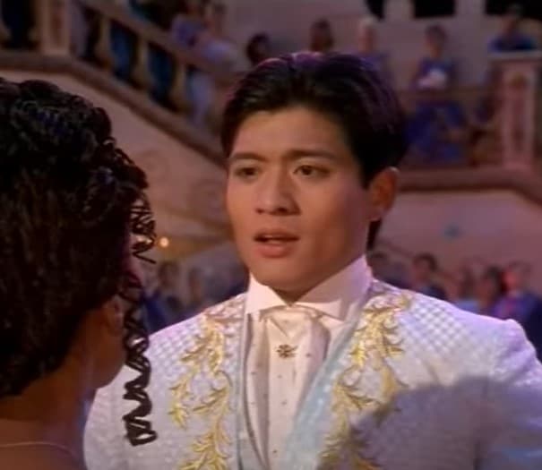 <b>Paolo Montalbán: el príncipe Christopher</b>
<br>El interés romántico de ‘Cinderella’ en esta película de 1997 era el príncipe Christopher, quien fue interpretado por el actor filipino-estadounidense Paolo Montalbán.
<br>