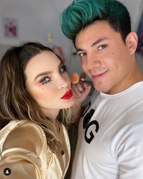 <b>Belinda</b> es otra de las artistas que ha prestado su rostro como 'lienzo' para el profesional de la belleza y, a diferencia de 'La gaviota', ella prefiere los looks más extravagantes y atrevidos.