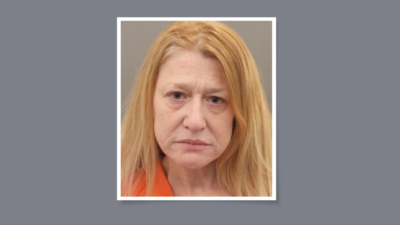 Arrestan a una mujer acusada de balear a su padre de 72 años durante una discusión en Houston