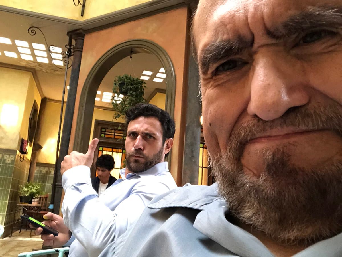 Vívar destacó que por ahora se encuentra muy bien de salud, tanto que continúan llamándolo para interpretar diversos personajes en cine, teatro y televisión.