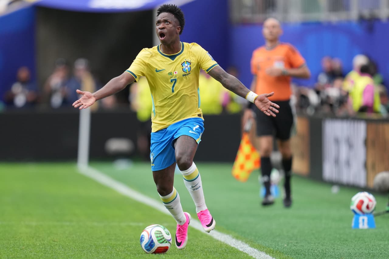 Vinicius Junior (7) de Brasil reacciona durante el partido de dieciseisavos de final de la Copa Mundial de Fútbol entre Brasil y Japón en Houston, el lunes 29 de junio de 2026.