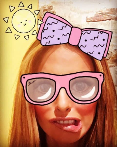 En esta otra imagen le llegó el verano con una sonrisa un poco chueca.