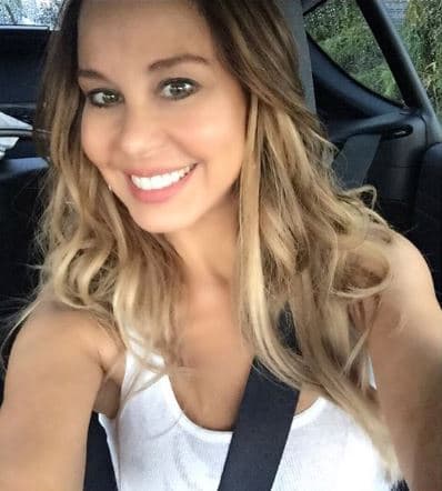 Myrka Dellanos es tal vez una de las celebridades que más cobra por un saludo, son 1,000 dólares los que hay que pagar por su mensaje en video, mientras que también ofrece el servicio de chat a cambio de $2.99.