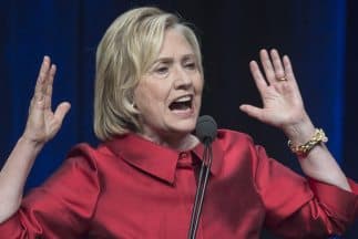 Hillary Clinton durante la cena en Virginia.