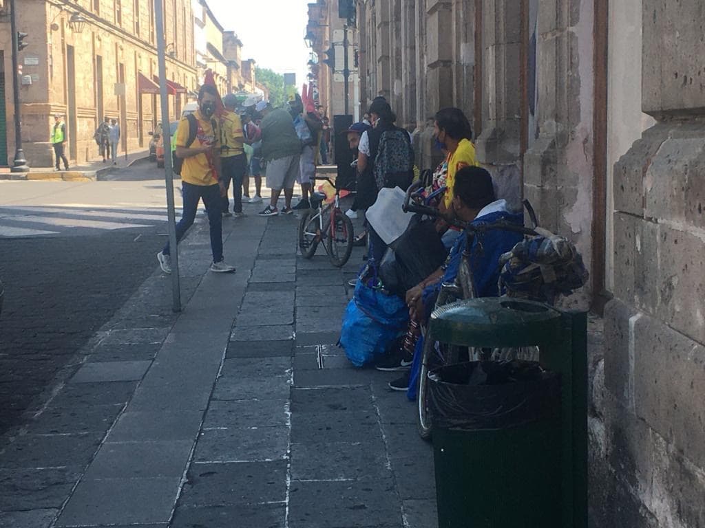 Las calles se pintaron de amarillo sin importar la pandemia ocasionada por el Covid-19.