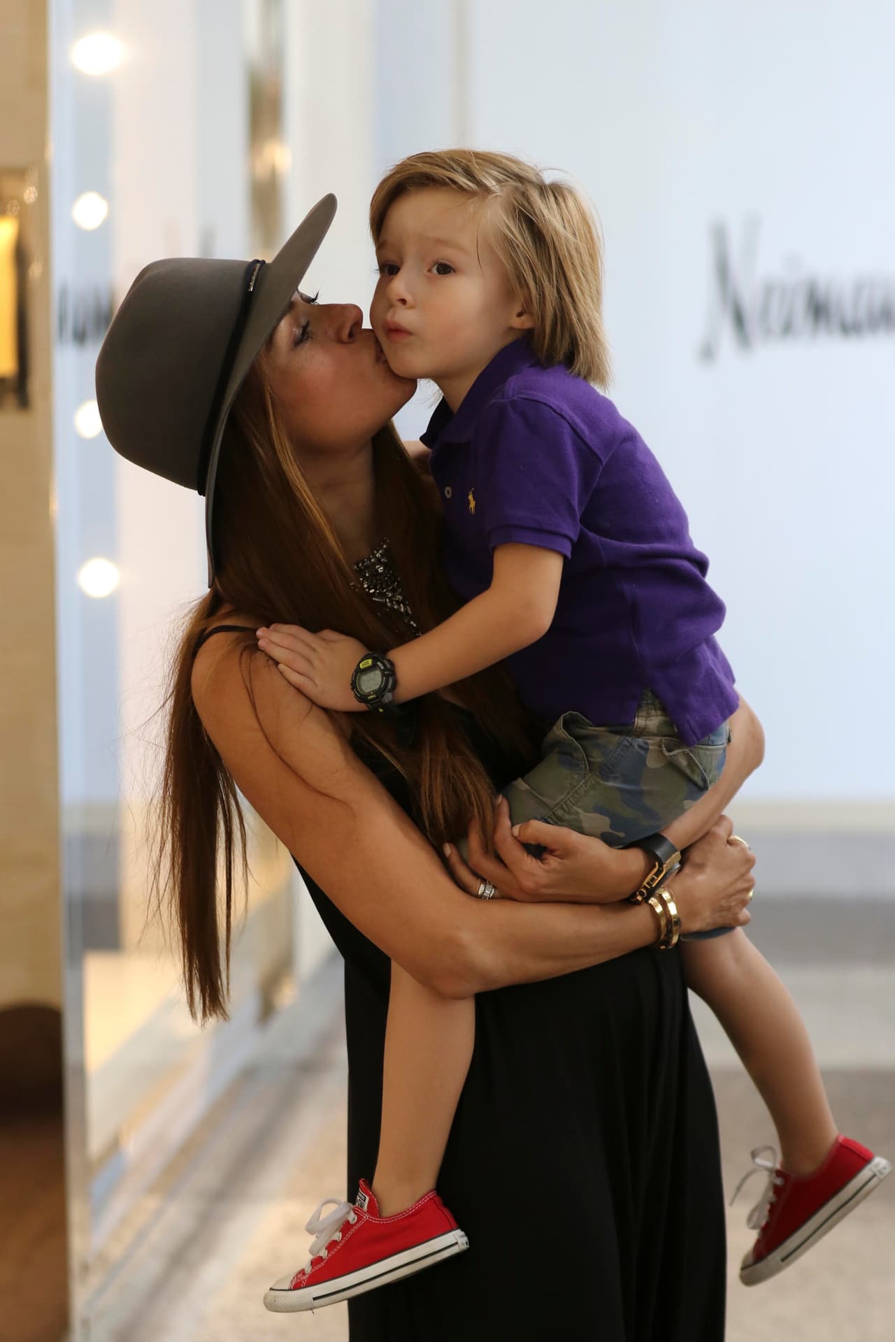 Galilea Montijo tiene un lado maternal muy tierno y amoroso. Derrocha muestra de amor con su Mateo.