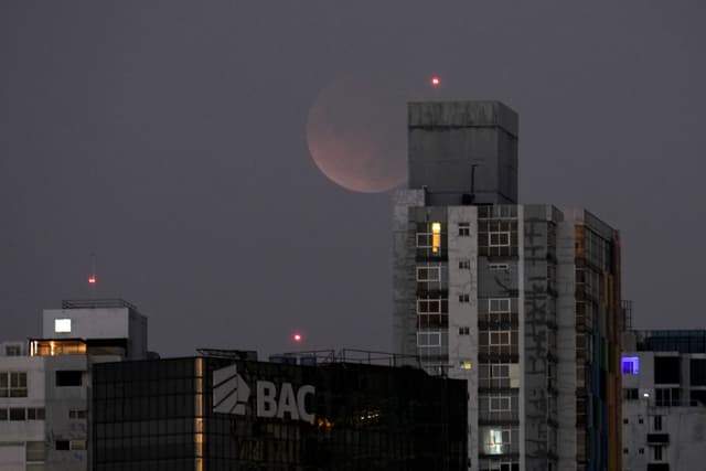 Fotos del eclipse lunar total del 3 de marzo 2026: Así se vio la ‘Luna ...