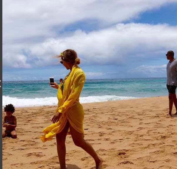 Queen B y su familia se la pasan de gira, pero siempre hay tiempo para un día de playa.