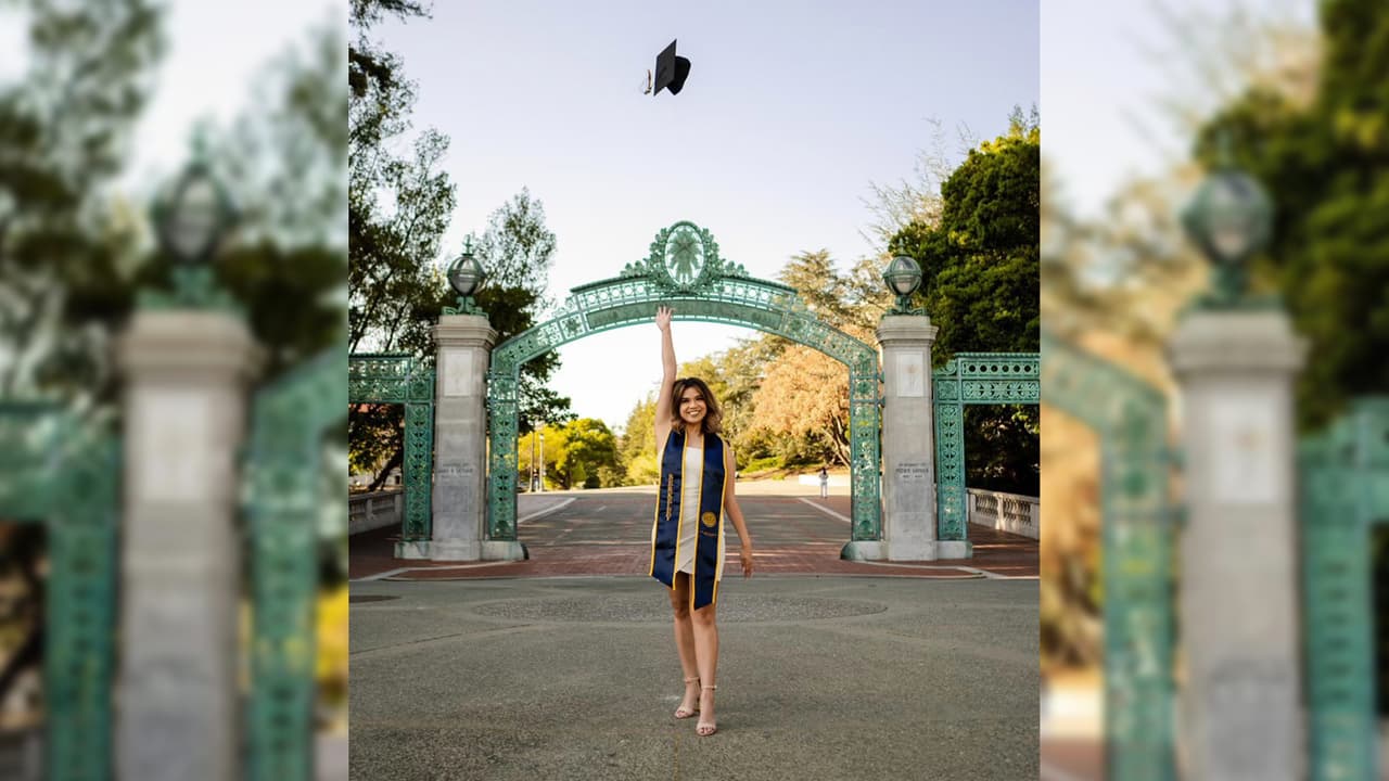 <b>Universidad de California -Berkeley, </b>ubicada al oeste de la bahía de San Francisco, en la ciudad de Berkeley.
<br>
<b>Ranking Nacional: <a href="https://www.usnews.com/best-colleges/ca?schoolType=national-universities" target="_blank">Nº22 en el ranking Nacional</a></b>
<br>
<b>Matrícula 21-22 y costos asociados: </b>$44,000 -$14,000,
<b> </b>dependiendo si eres residente del estado
<br>
<b>Salario promedio al egresar: </b>$66,800
