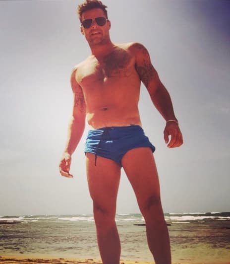 Nacido en San Juan, Puerto Rico un 24 de diciembre de 1971. Su verdadero nombre es Enrique Martin Morales.