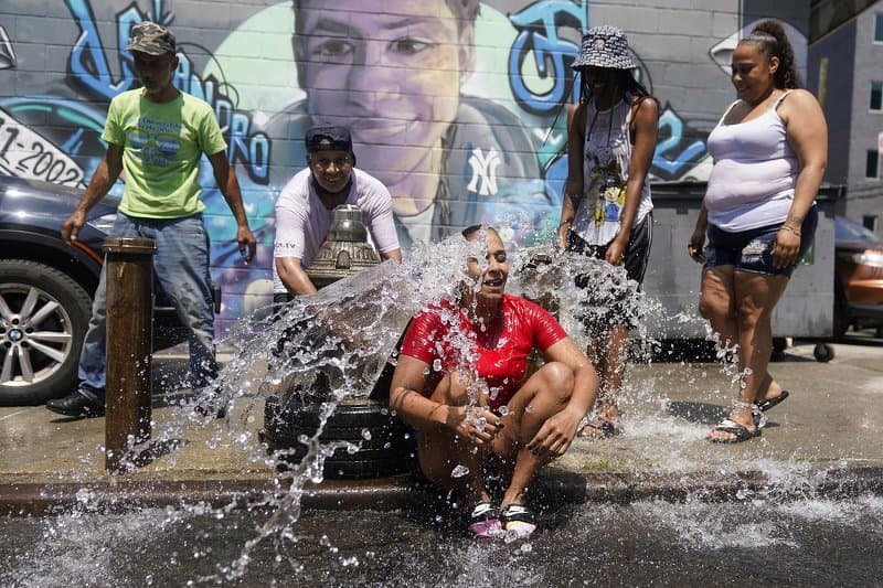 Calor en Nueva York: habilitan centros de enfriamiento en la Ciudad