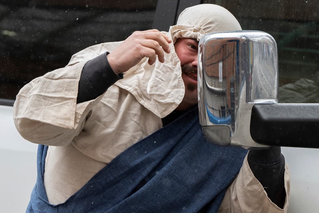El Museo del Barrio organiza talleres en escuelas locales donde los niños aprenden sobre la historia de los Reyes Magos, el significado de la Epifanía y las tradiciones asociadas. Esto garantiza que las raíces culturales de las comunidades latinas perduren.