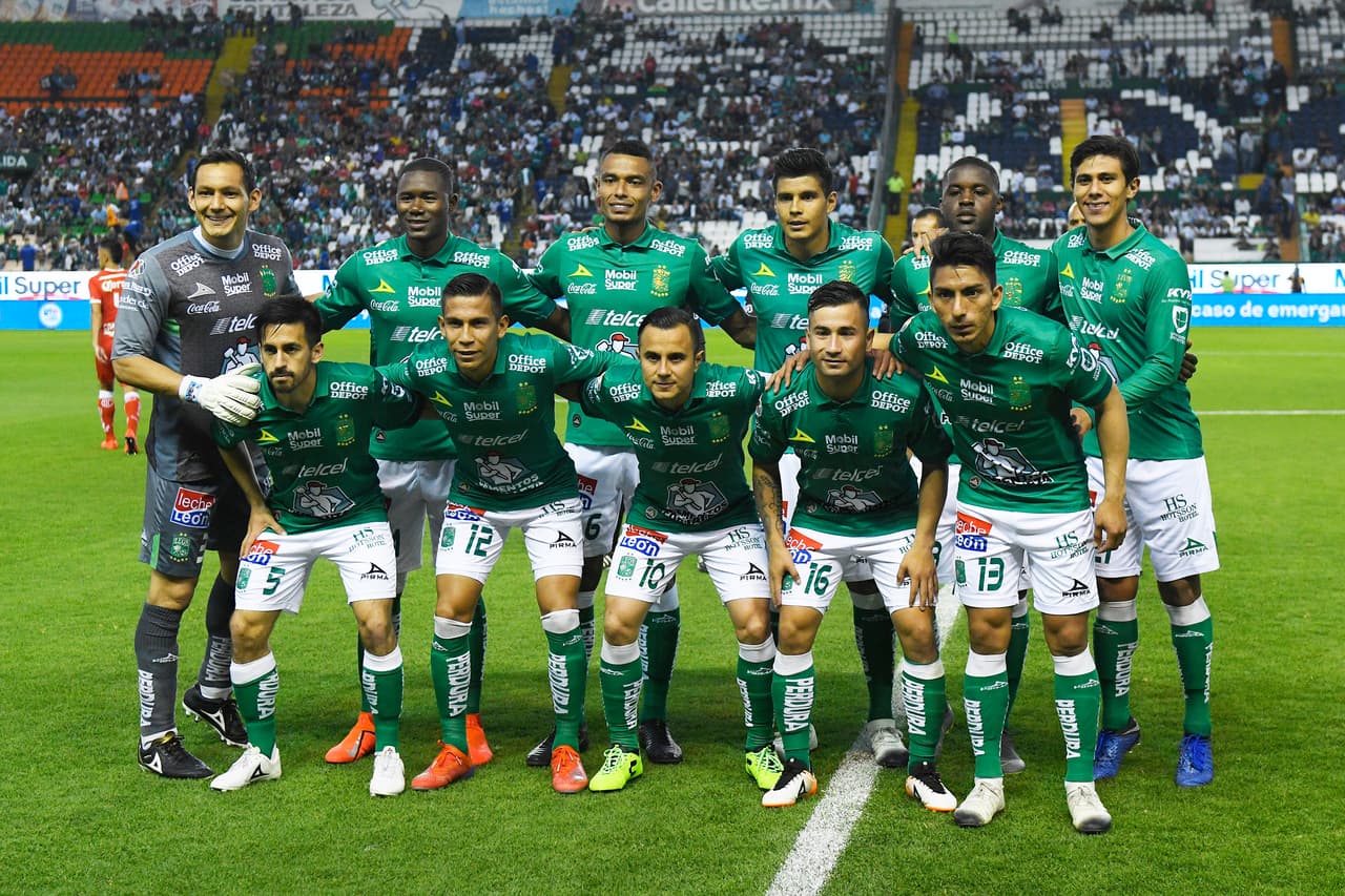 Este fue el once inicial que envió a la cancha el estratega de los Esmeraldas.