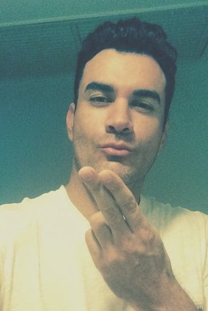 Los besitos de David son sutiles pero muy candentes.