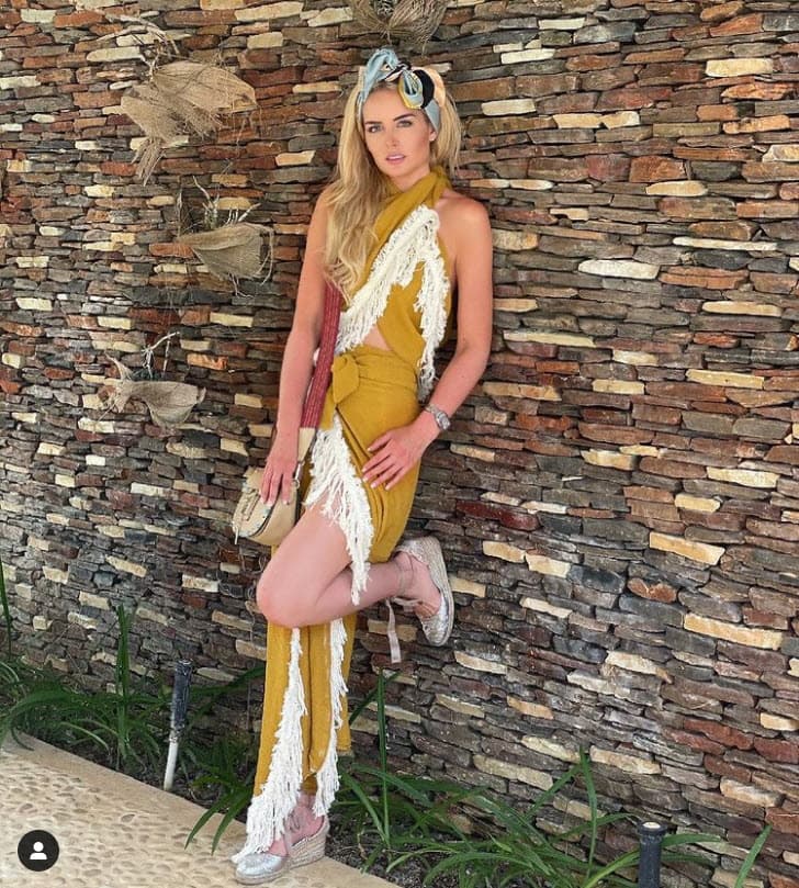 "La vida me ha dado la oportunidad de estar contigo estos años y Dios 
<b><a href="https://www.univision.com/famosos/tania-ruiz-niega-haber-terminado-su-romance-con-enrique-pena-nieto-y-da-detalles-de-su-relacion-fotos">la bendición de poder abrazarte, amarte y seguir</a></b> construyendo en este espacio que hoy tenemos y vivimos que es lo más valioso. ¡Nuestro tiempo! ¡Nuestra vida!".
<br>