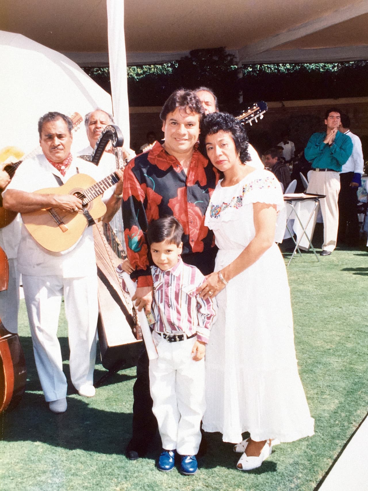 La madre de
<a href=" http://www.univision.com/shows/primer-impacto/luis-alberto-aguilera-el-hijo-mas-secreto-de-juan-gabriel?cmpid=444222&hootPostID=421f9eb8d62a22f55c34d46f669ce747"> Luis Alberto</a>, Guadalupe, era una empleada doméstica de Juan Gabriel.