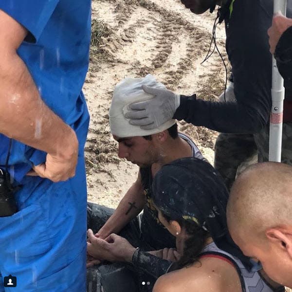 Y aunque no fue de mucho cuidado, el golpe lo mantuvo bajo observación médica durante un periodo.