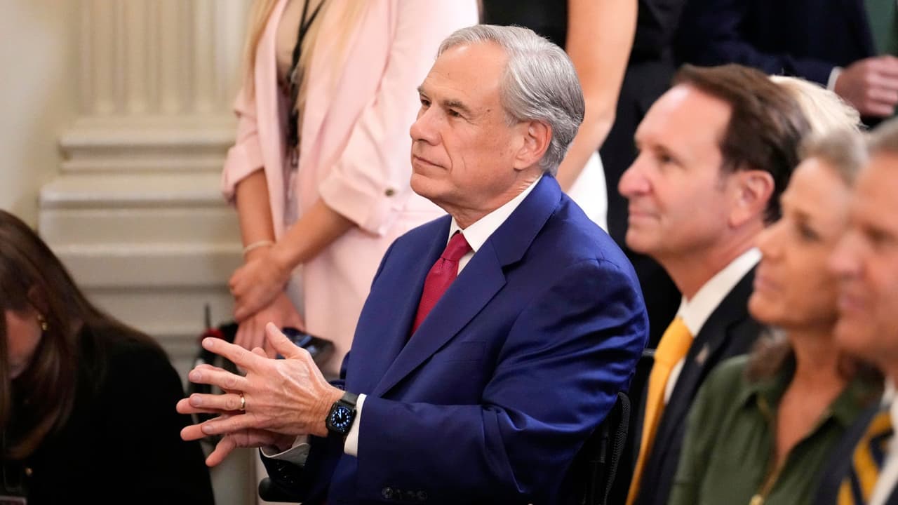 <a href="https://www.univision.com/temas/greg-abbott" target="_blank">Greg Abbott</a>
<b> convocó una sesión especial del Congreso estatal</b> desde el 21 de julio para abordar los temas que considera prioritarios: 
<b>THC, inundaciones, mapas electorales, aborto, impuestos y más.</b> Esta guía explica qué se discute y 
<b>cómo impacta a la comunidad.</b>