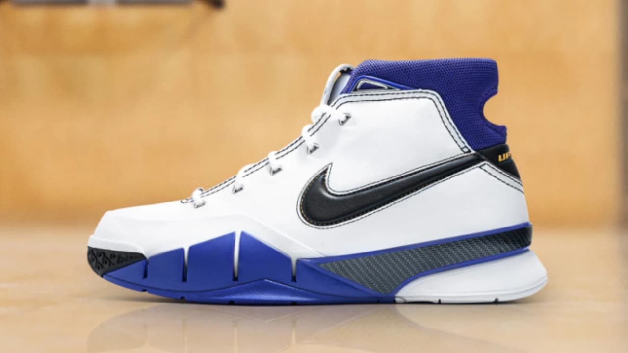 Cinco días después del fallecimiento de Kobe Bryant, LeBron utilizó los Kobe 1 Potro “81 Points” durante la primera mitad del partido en el Staples Center.