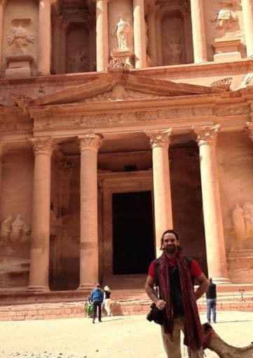 "Es el proyecto de la vida, y los que ya saben de esta experiencia te pueden contar lo duro que es, el aprendizaje y evolucionar, es algo fascinante cuando te toca la paternidad, es una transformación en la vida", reveló a la revista ¡Hola! México.