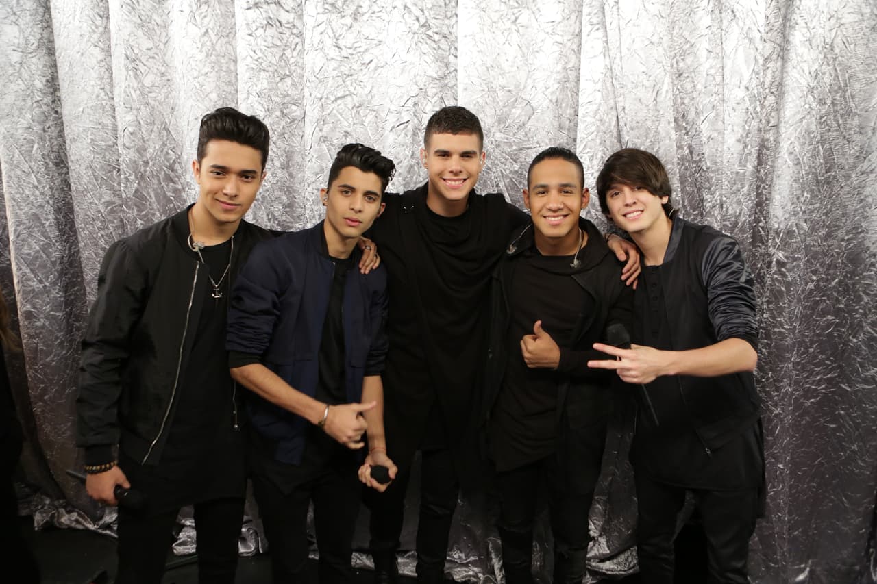 Christopher, Zabdiel, Erick, Richard y Joel regresaron a Univision como estrellas para interpretar su nuevo éxito ‘Tan fácil’, en una noche llena de glamour y belleza para los chicos ganadores de La Banda.