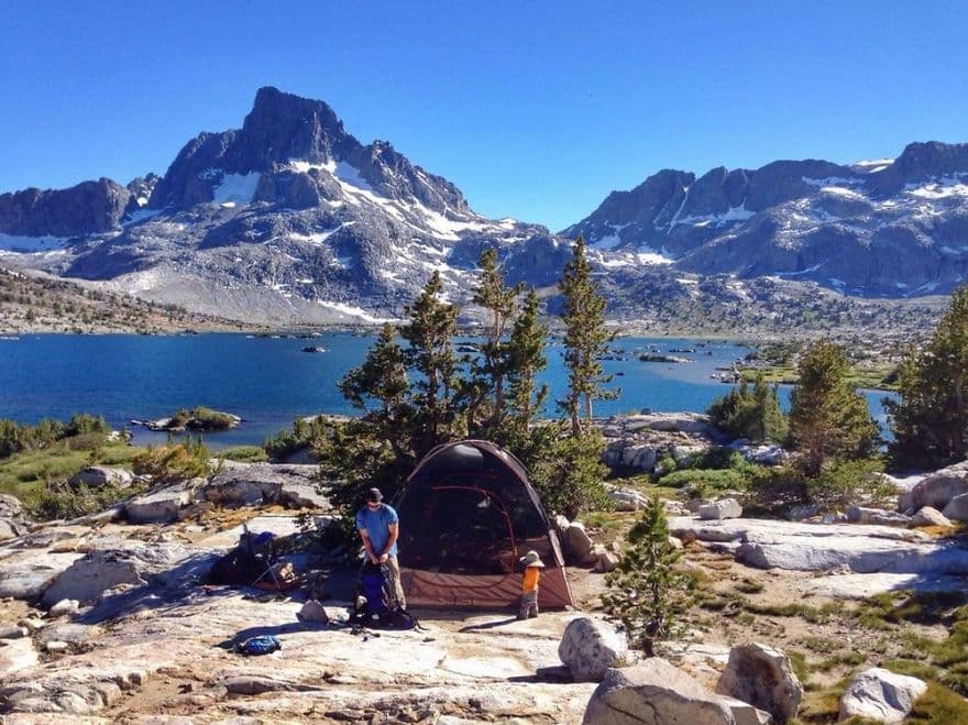 Su nombre es Bodhi y comenzó a acampar cuando tenía sólo cinco días de edad.