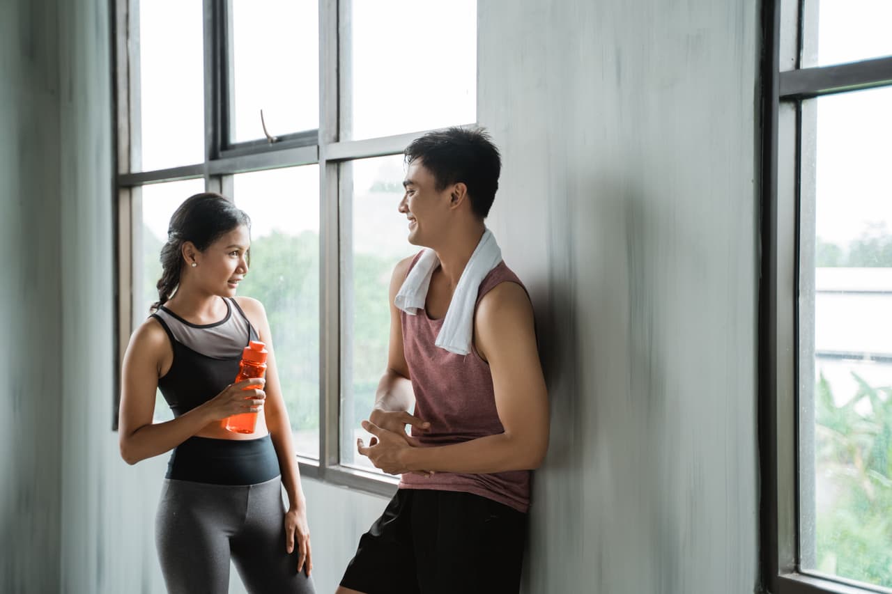 <b>Te extraña. </b>Cuando por alguna razón se vieron obligados a separarse por un tiempo, si a él le interesas como algo más te lo hará saber con sus mensajes o contándote todo lo que está viviendo mientras tú no estás.