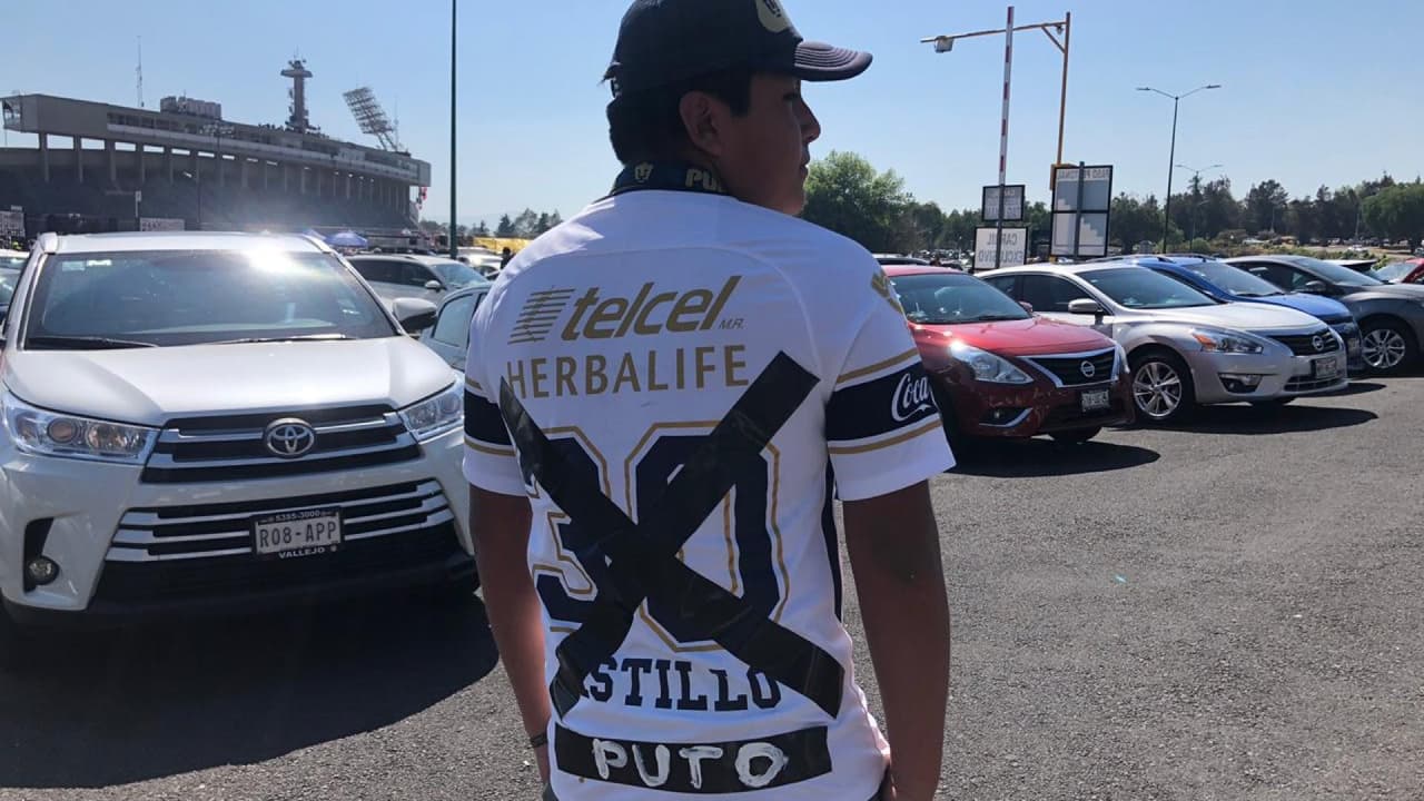 Sin el '30' en la playera y con mensaje para el América, así deja atrás la afición de Pumas a Nico Castillo