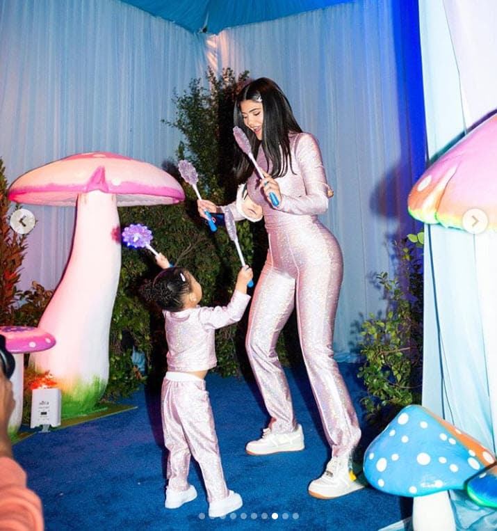 El miércoles 26 de febrero publicó una
<b><a href="https://www.instagram.com/p/B9DQjLKnNwz/" target="_blank">serie de tiernas fotos </a></b>en las que la niña de 2 años hizo gala de sus dotes como modelo.
<br>