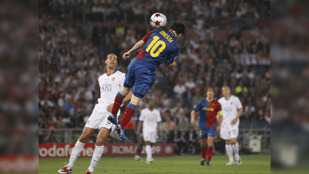 <b>Salto descomunal</b>
<br>- A pesar de no tener marcación encima, el salto de Messi fue estupendo.
<br>- Además, la técnica que mostró en el remate fue excepcional.