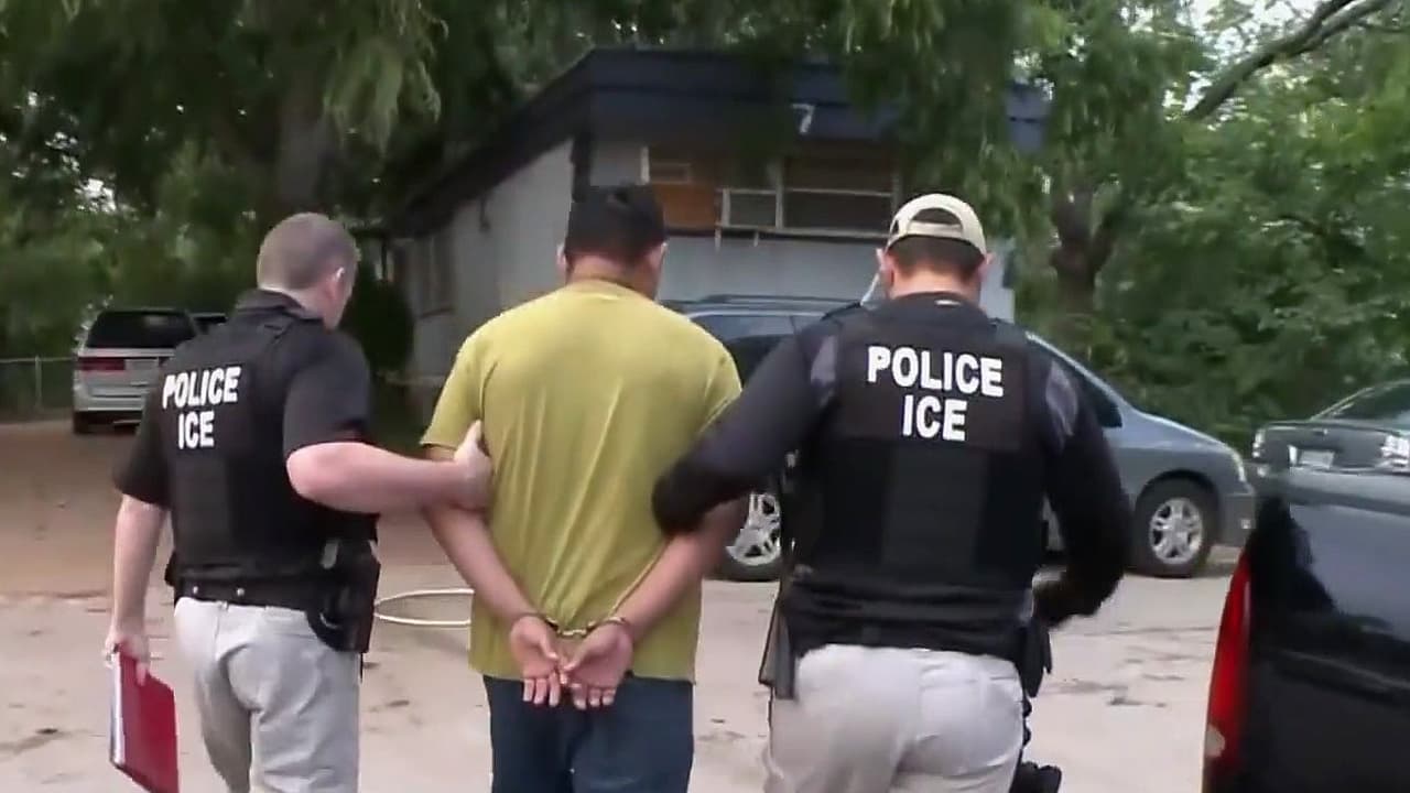 ICE ingresa a más de 43,000 personas a centros de detención solo en junio