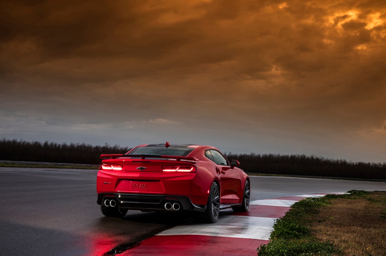 EL Chevrolet Camaro ZL1 2017 cuenta con un notable incremento en su rigidez ESTRUCTURAL así como con una importante perdida de peso (200 lbs. aproximadamente, en relación al modelo anterior)