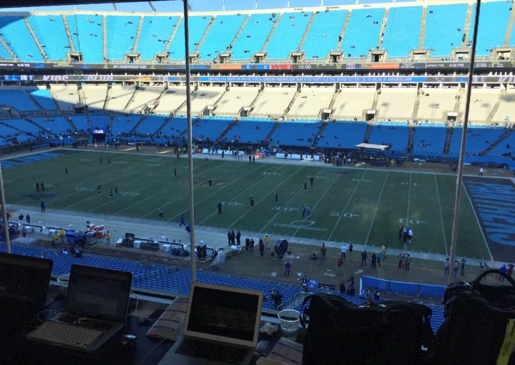 A pesar de las condiciones del clima, los fans de los Cardenales llegaron a Carolina del Norte para apoyar a su equipo.