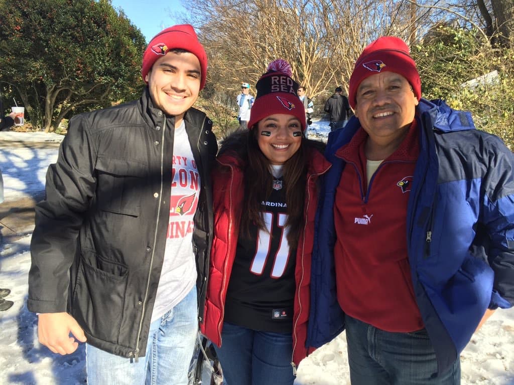 A pesar de las condiciones del clima, los fans de los Cardenales llegaron a Carolina del Norte para apoyar a su equipo.