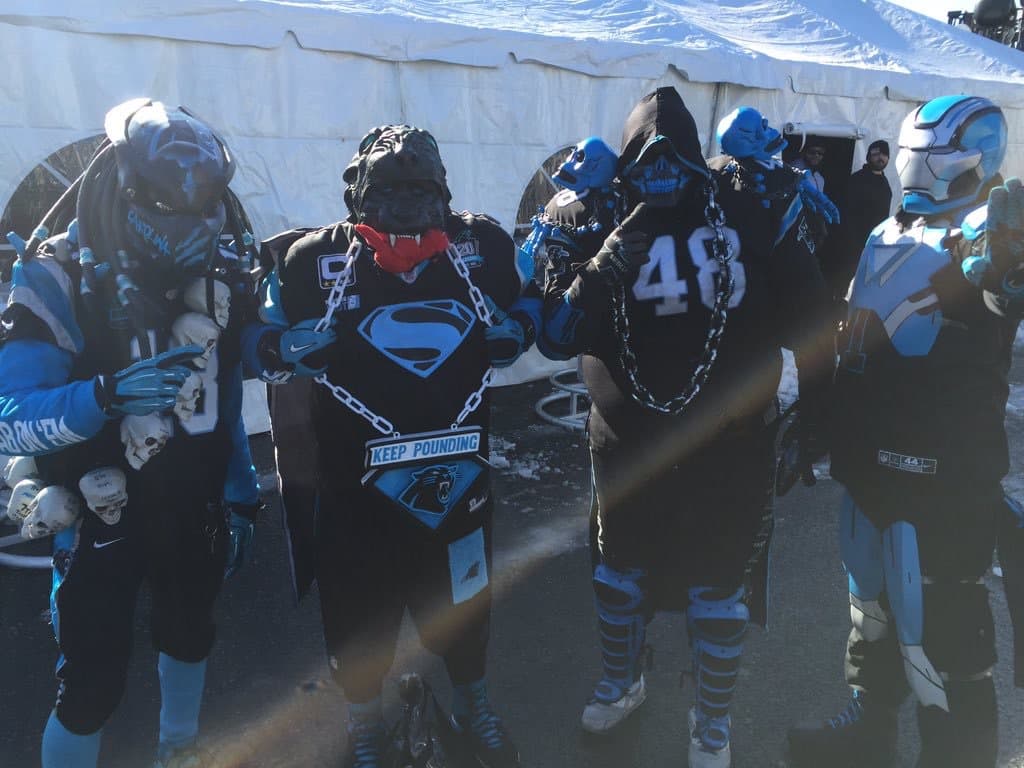 A pesar de las condiciones del clima, los fans de los Cardenales llegaron a Carolina del Norte para apoyar a su equipo.