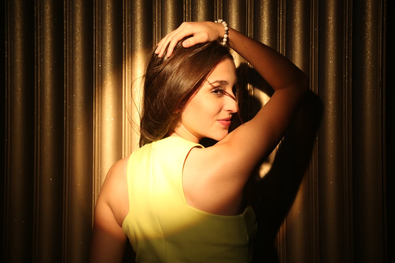 Abdiel, Fabyán, Alondra, Sofía, Verónica y Abel formaron la banda 
<b>Milenios</b>. “Cake by the ocean” fue el tema de su videoclip. Durante las grabaciones los chicos se diviertieron y hasta se sonrojaron al enterarse que había escena de beso.