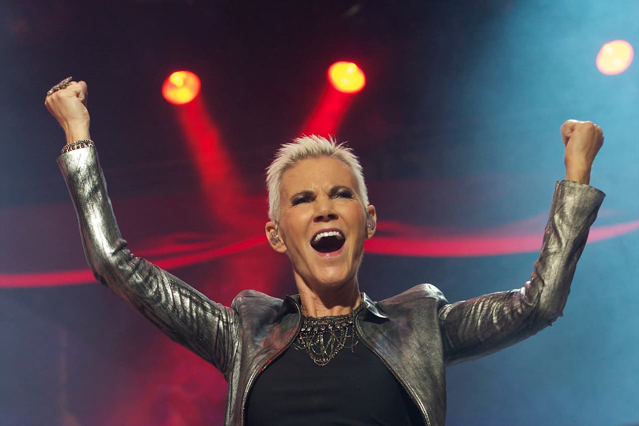 <b>Marie Fredriksson</b>, la cantante del 
<b><a href="https://www.univision.com/musica/roxette-sigue-vigente-y-hasta-estreno-video" target="_blank">famoso dueto sueco Roxette</a>, </b>quien alcanzó la fama a finales de la década de 1980 y principios de 1990, murió este lunes 9 de diciembre.
<br>