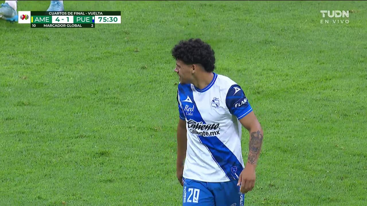 ¡TIRO ATAJADO! disparo por Maximiliano Araujo.