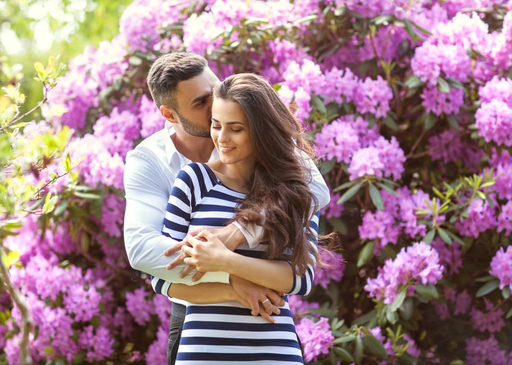 <b>Piscis</b>
<br>
<b>Tu regente es el planeta Neptuno y estará directo hasta el 15 de junio</b>
<br>
<b>La tónica que prevalece este mes es: Compromisos amorosos estables. </b>
<br>Este es un buen ciclo para poner a funcionar tu talento para los negocios y la facilidad de expresión pues esta última es una de las principales cualidades de Géminis, el signo que está rigiendo en estos momentos. En este mes podrás echar a andar esos planes que te han estado dando vueltas en tu cabeza desde hace algunos días, pero que no te habías atrevido a formular esperando el tiempo adecuado.