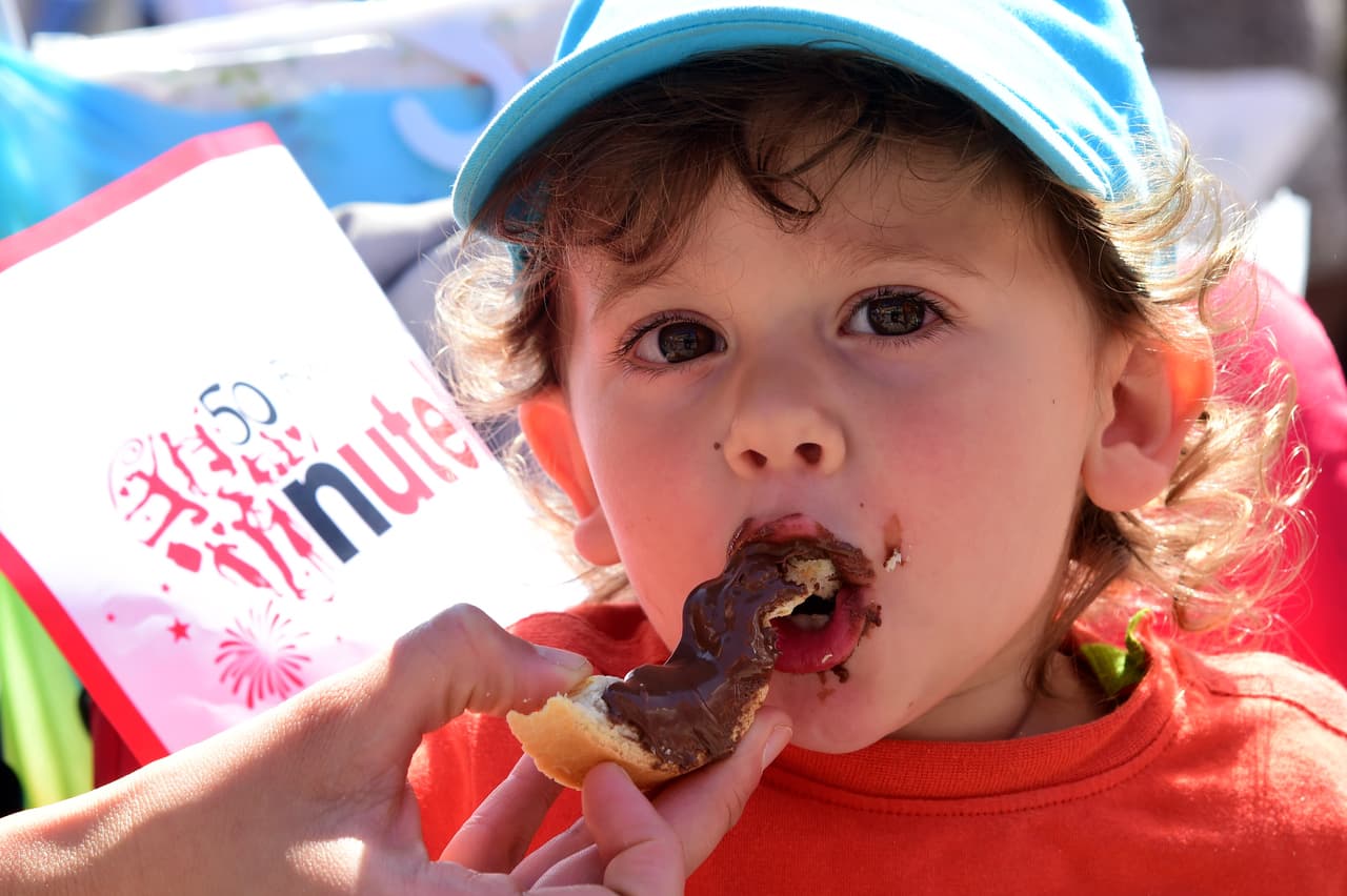 La EFSA todavía no ha prohibido el aceite, ni ha establecido un límite a su consumo, pero sí recomendó que se realicen más estudios del tema.
