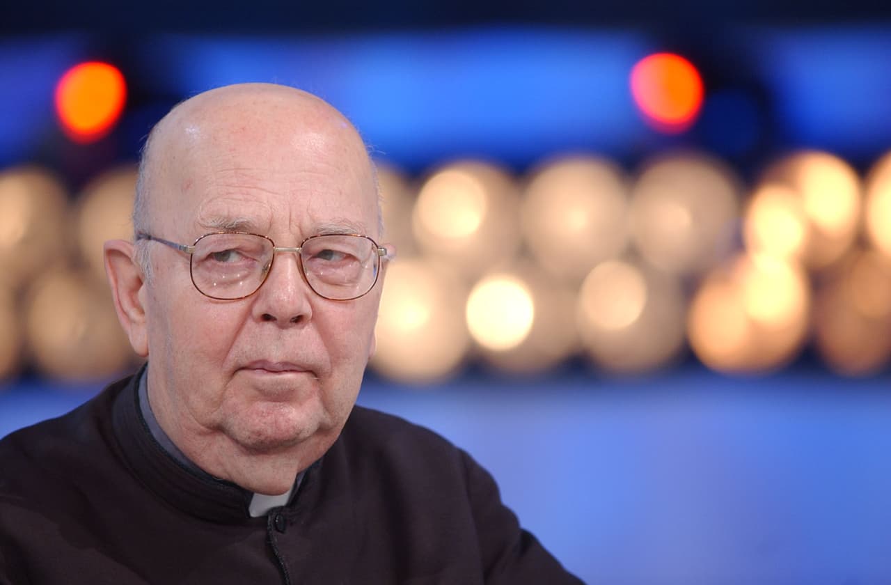 Fotografía de Gabriele Amorth tomada en 2004