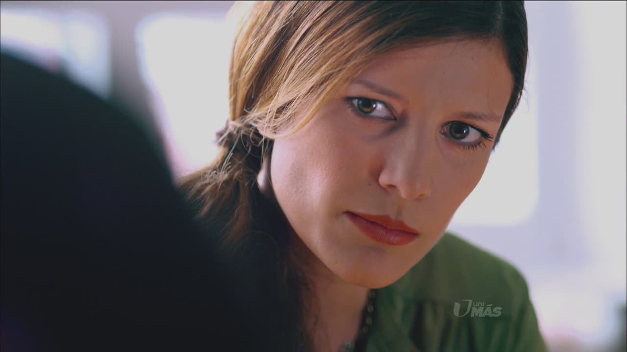 Álvaro acude a Antonia para pedirle ayuda.