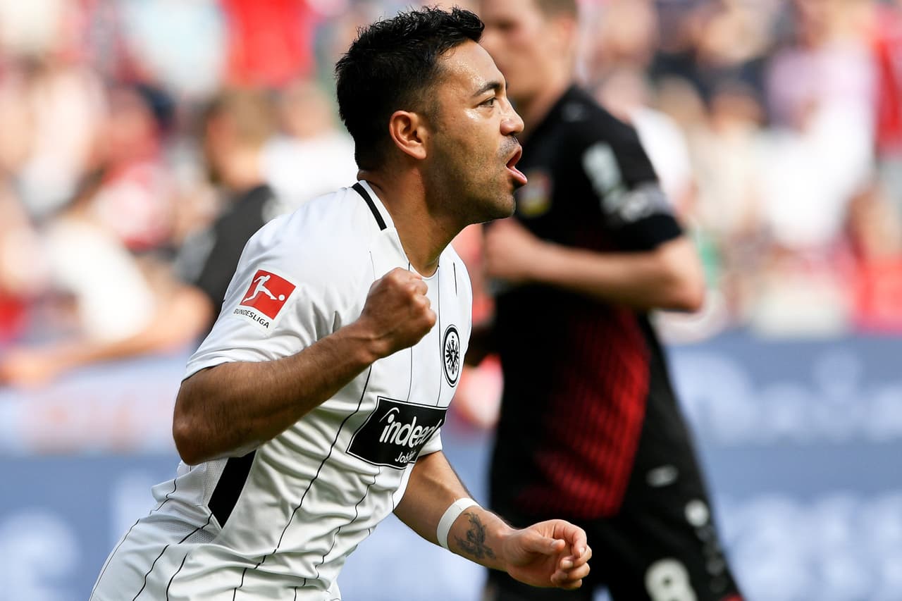 A pesar de que el portero local alcanzó a tocar el remate con su pie, el balón encontro destino de gol myu pegado al palo para alegría de la visita.