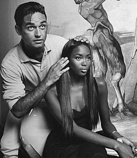 La supermodelo Naomi Campbell también eligió Instagram para mostrar su sentir ante la muerte de Canales: "Dime que esto no es verdad, mi familia elegida, Oribe. (Estoy) Rota más allá de las palabras. Hermosa alma, nunca habrá otra. Te amo por siempre".