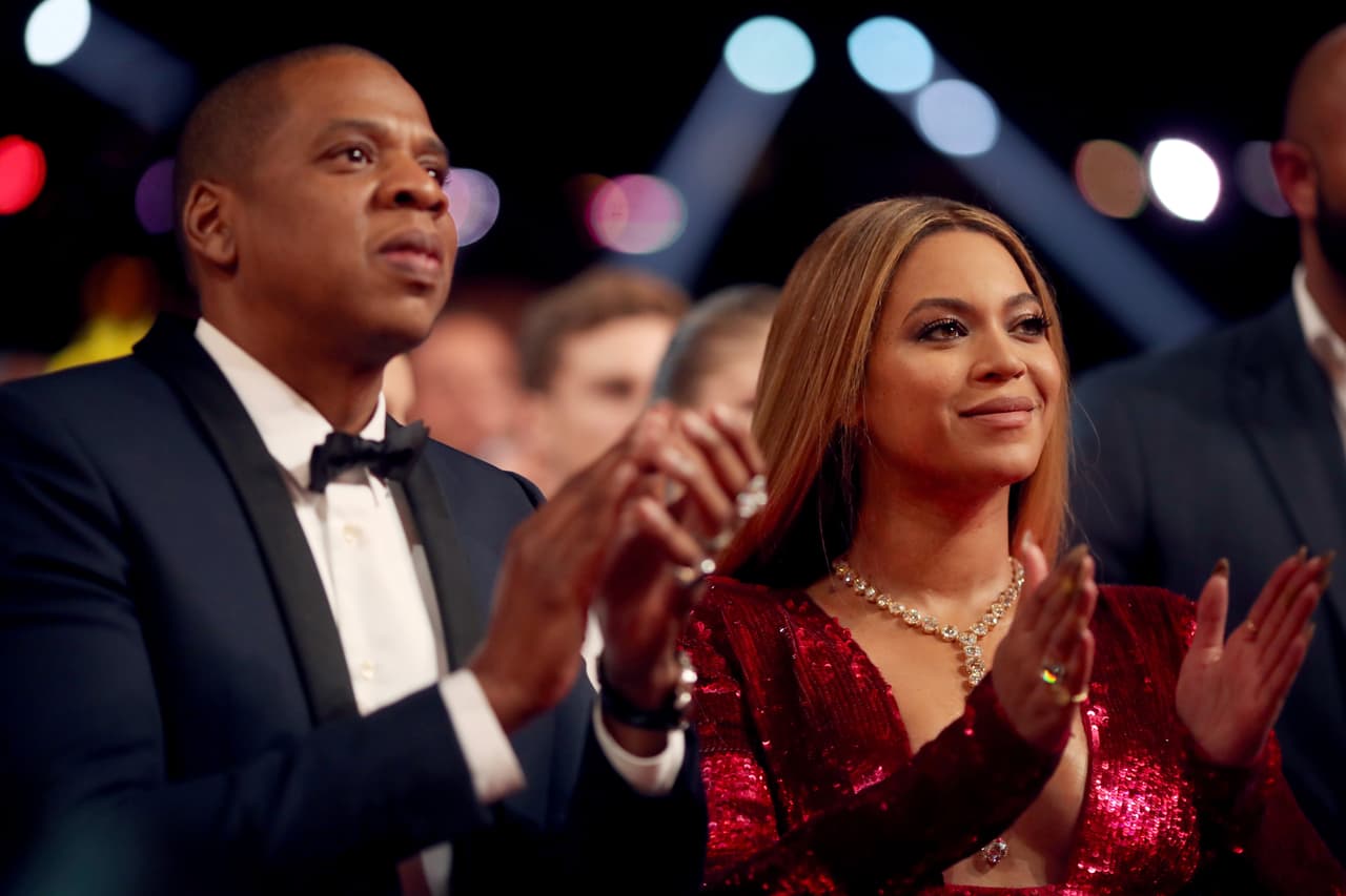 Fan rushes Beyoncé and Jay-Z stage during performance