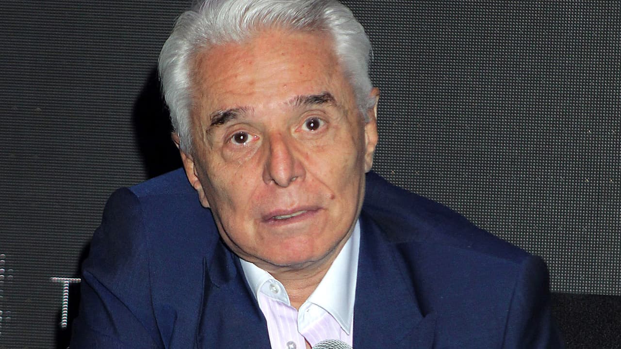 Videos de Enrique Guzmán haciendo tocamientos impropios causan polémica en las redes sociales